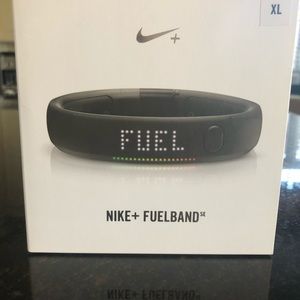 Nike Fuel Band SE- NWT